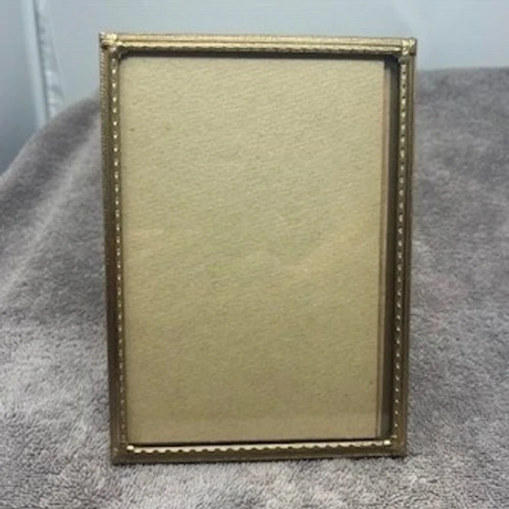 Vintage Gold Tone 5x7 Picture Frame Beaded Edge Brass Look Tabletop Decor